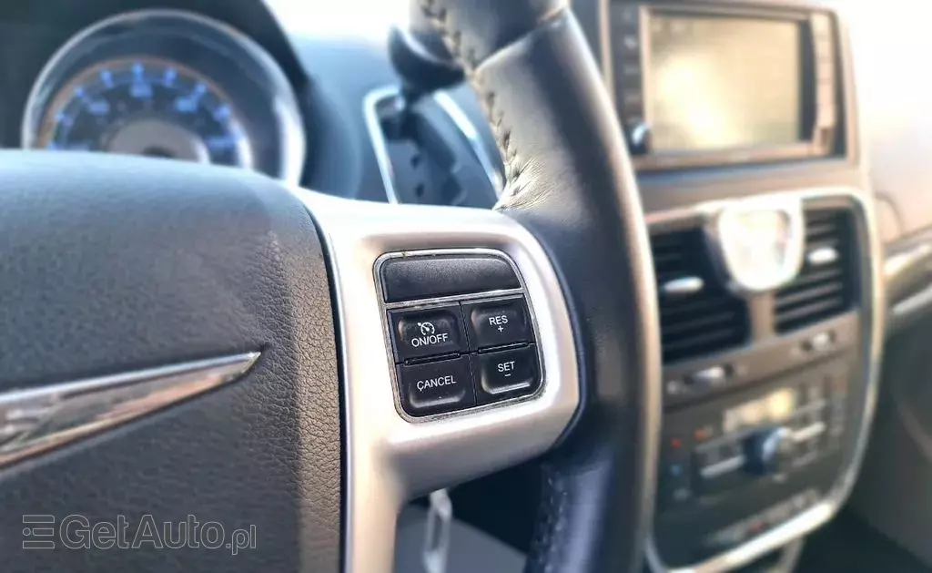 CHRYSLER Town & Country 