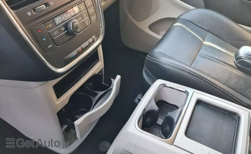 CHRYSLER Town & Country 