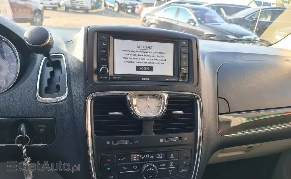 CHRYSLER Town & Country 