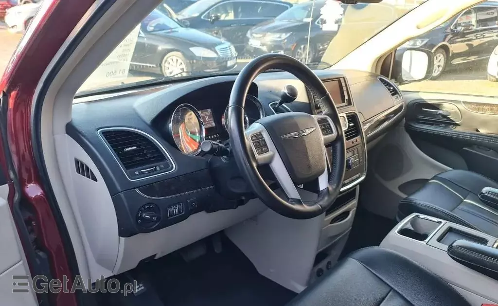 CHRYSLER Town & Country 