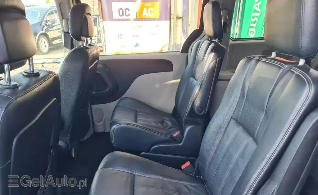 CHRYSLER Town & Country 