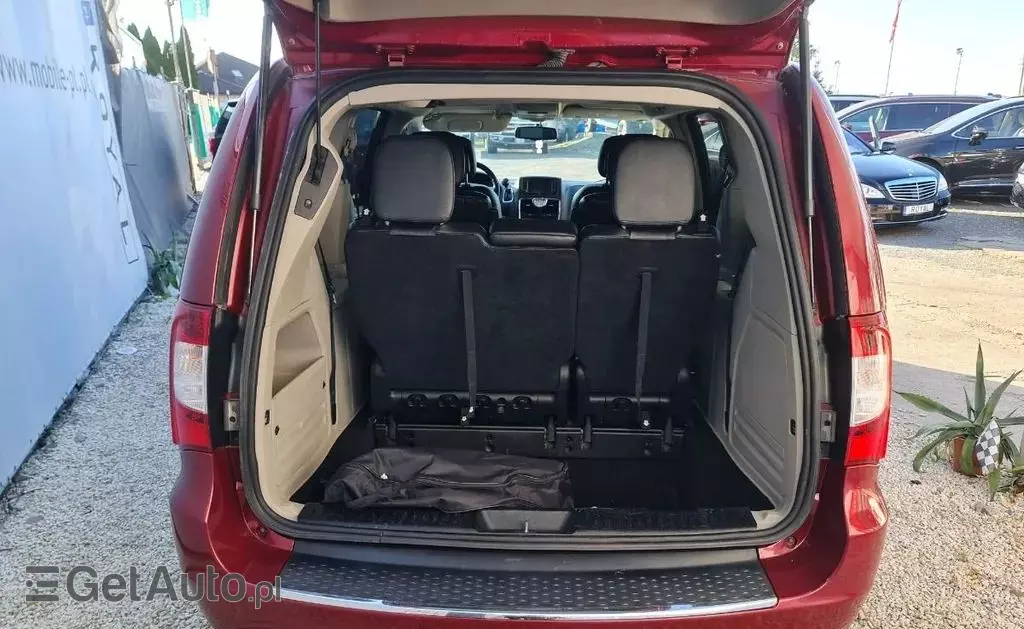 CHRYSLER Town & Country 