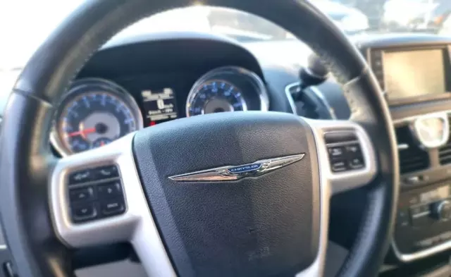 CHRYSLER Town & Country 