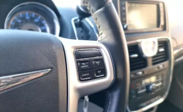 CHRYSLER Town & Country 