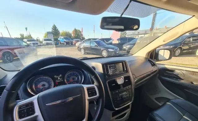 CHRYSLER Town & Country 