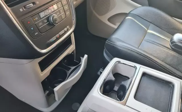 CHRYSLER Town & Country 