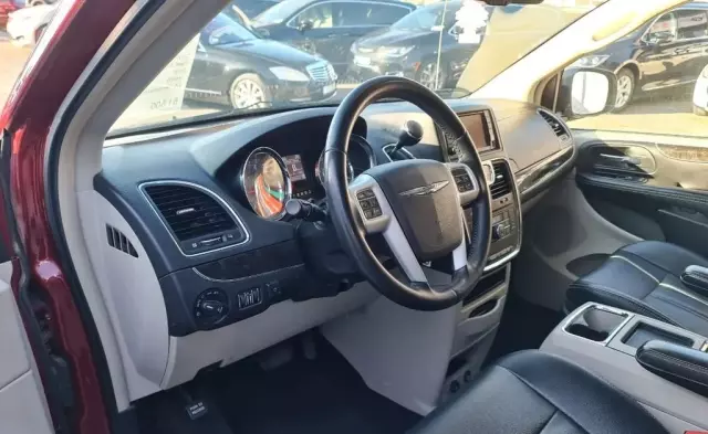 CHRYSLER Town & Country 