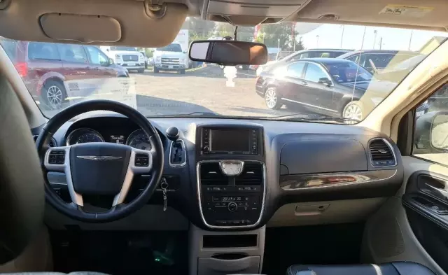 CHRYSLER Town & Country 