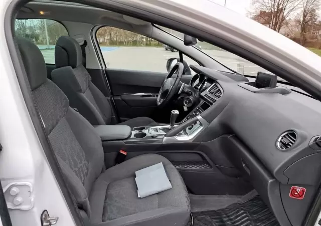 PEUGEOT 3008 E-HDi 115 ETG6 Stop&Start Allure