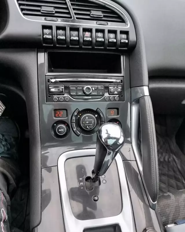 PEUGEOT 3008 E-HDi 115 ETG6 Stop&Start Allure