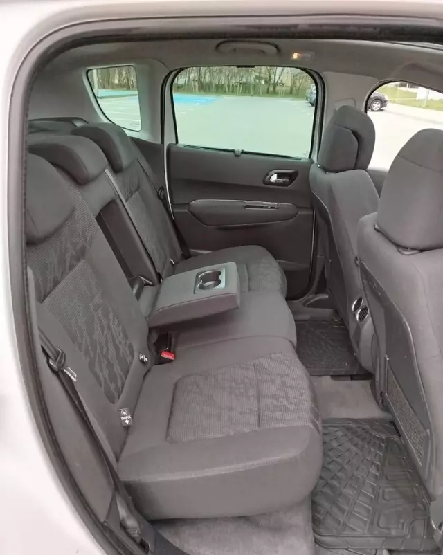 PEUGEOT 3008 E-HDi 115 ETG6 Stop&Start Allure