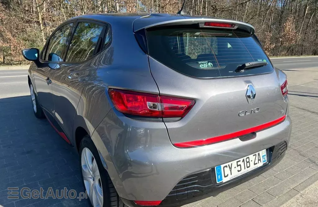 RENAULT Clio 