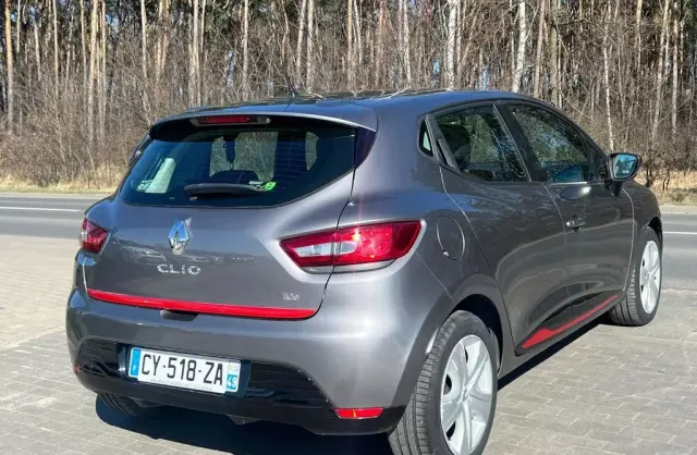 RENAULT Clio 