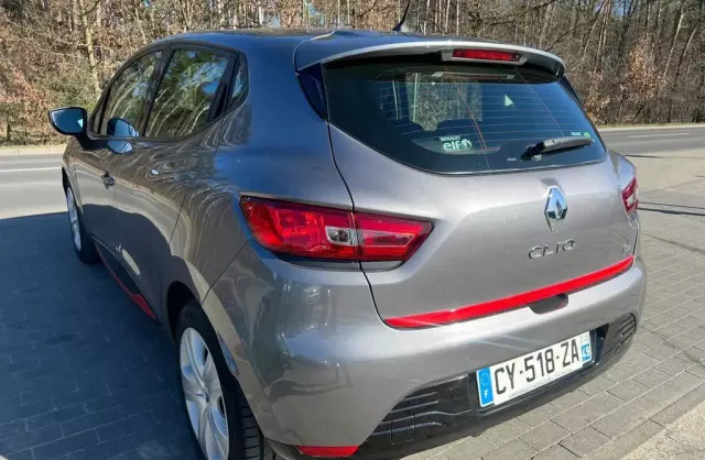RENAULT Clio 