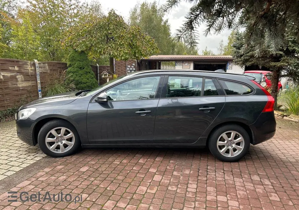 VOLVO V60 DRIVe