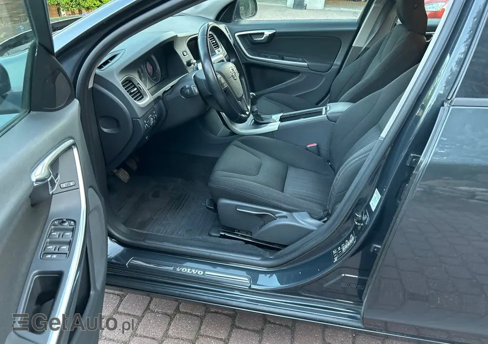 VOLVO V60 DRIVe