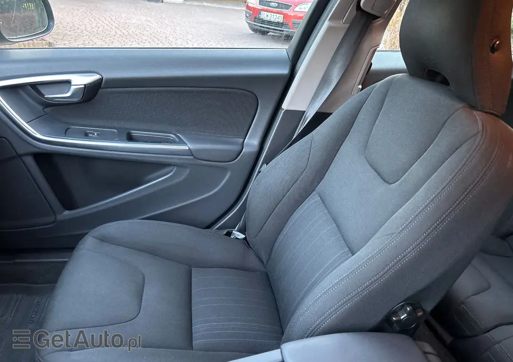 VOLVO V60 DRIVe