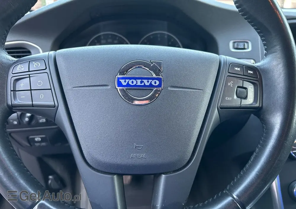 VOLVO V60 DRIVe