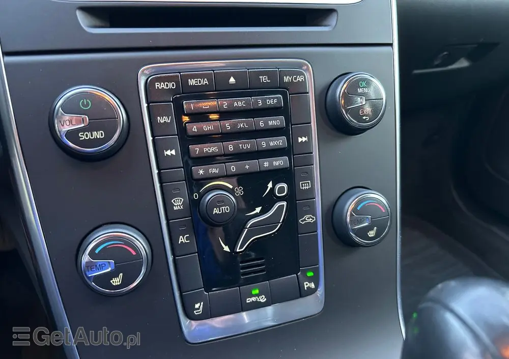 VOLVO V60 DRIVe
