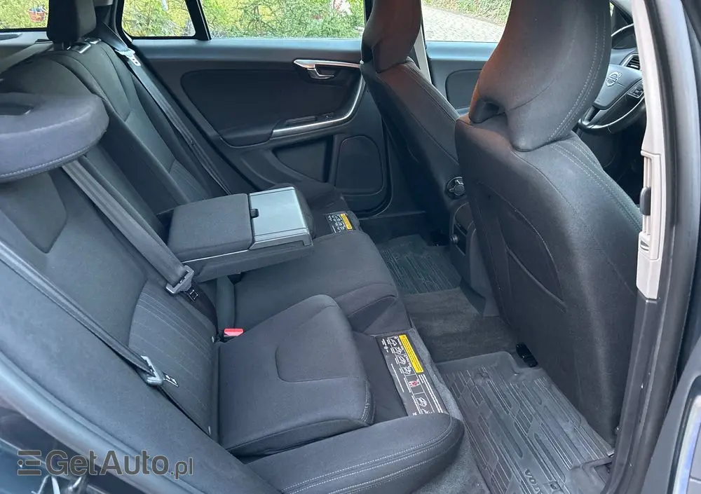 VOLVO V60 DRIVe