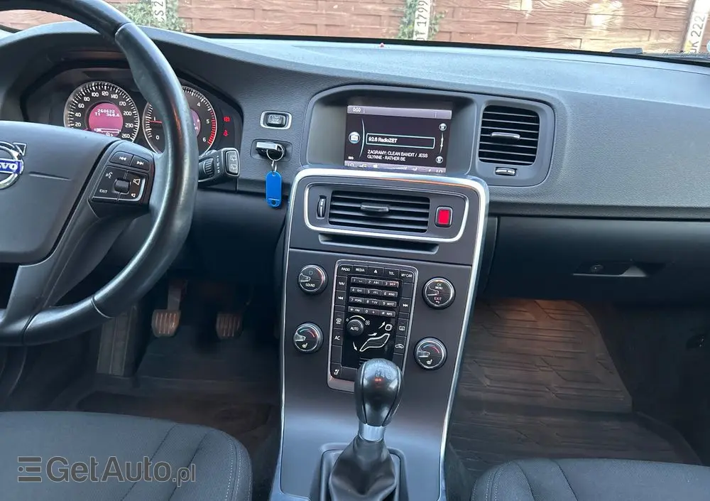 VOLVO V60 DRIVe