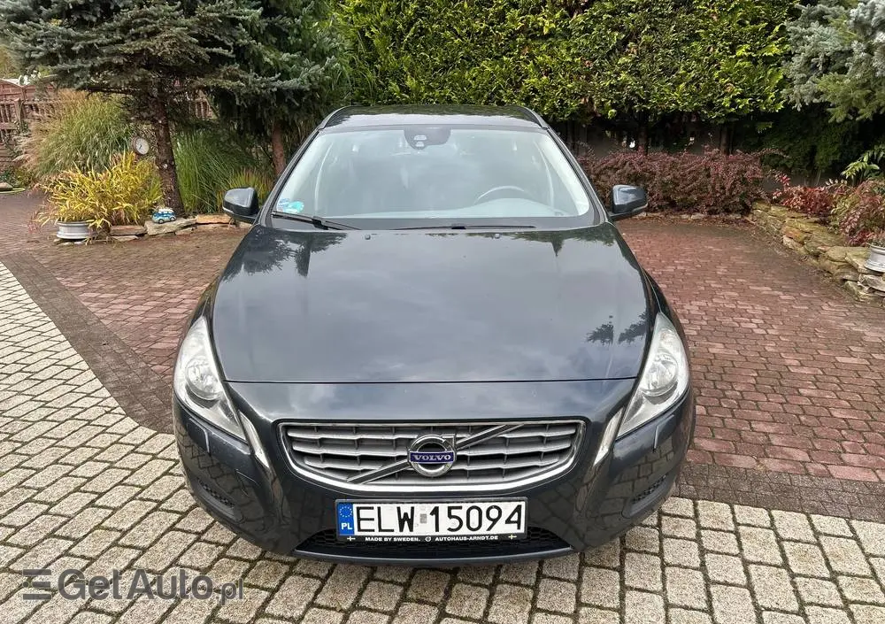 VOLVO V60 DRIVe
