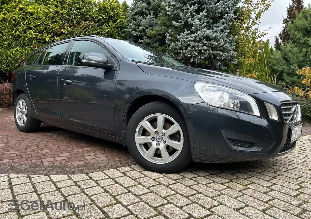 VOLVO V60 DRIVe