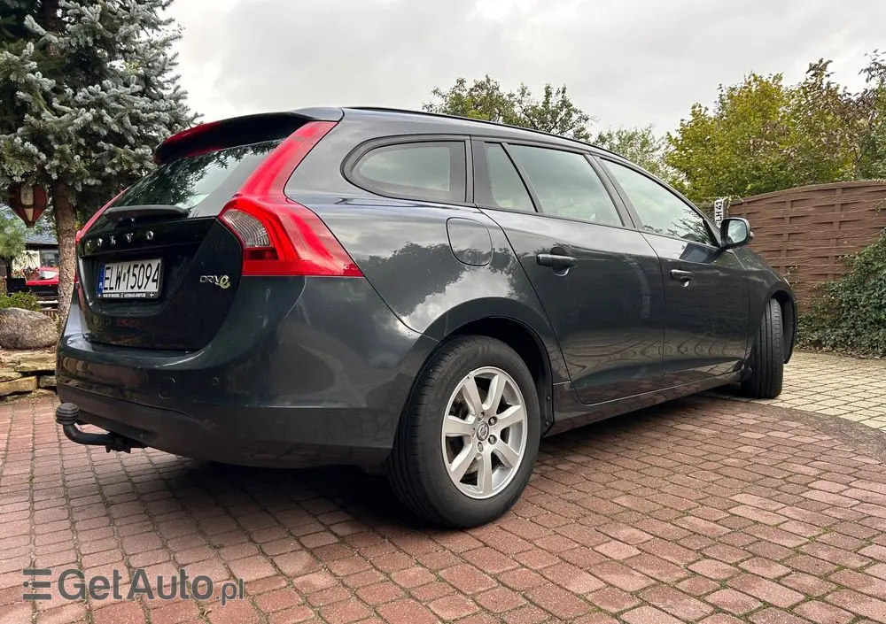 VOLVO V60 DRIVe