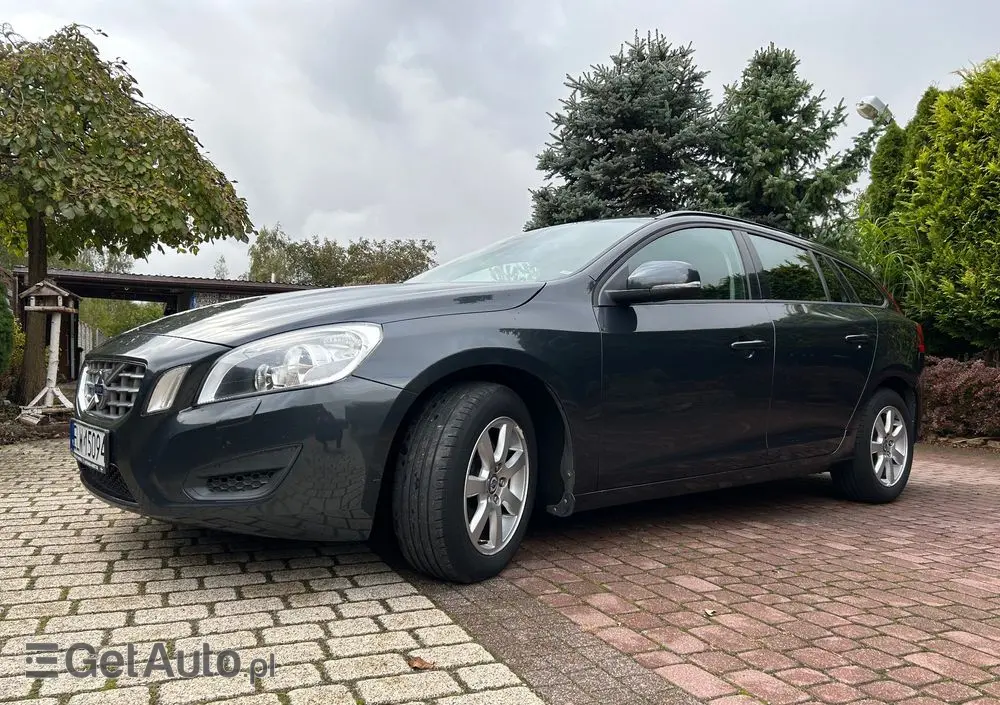 VOLVO V60 DRIVe