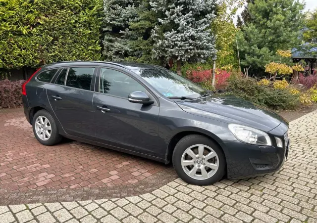 VOLVO V60 DRIVe