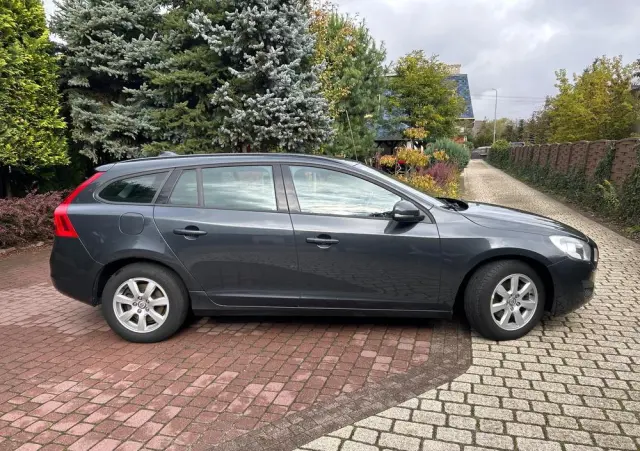 VOLVO V60 DRIVe