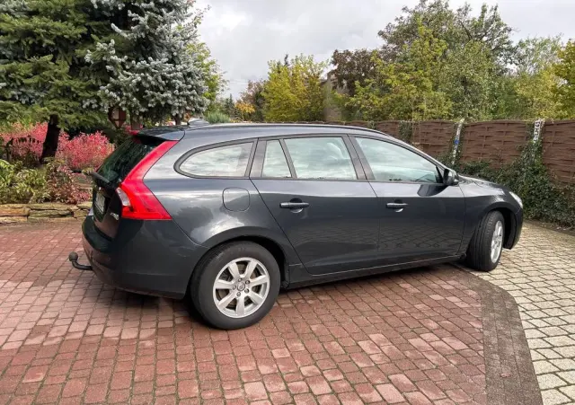 VOLVO V60 DRIVe