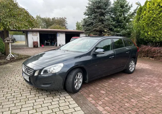 VOLVO V60 DRIVe