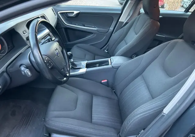 VOLVO V60 DRIVe