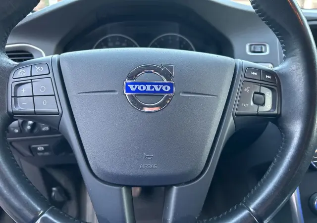 VOLVO V60 DRIVe