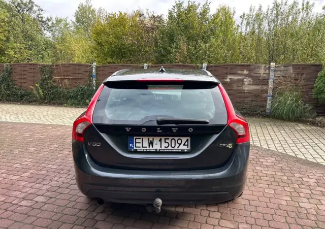 VOLVO V60 DRIVe