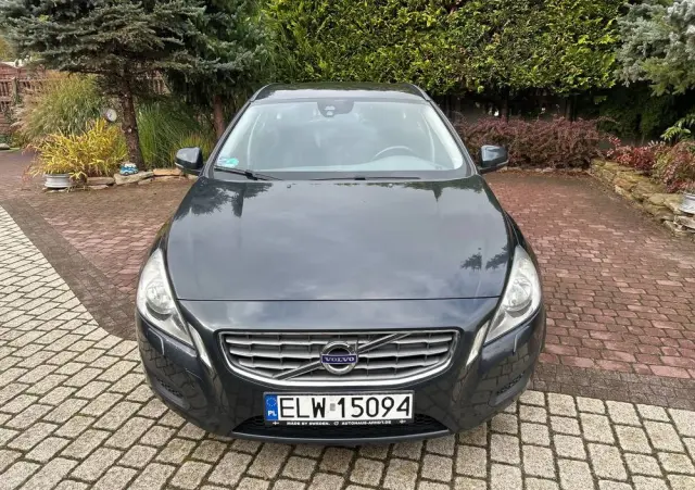 VOLVO V60 DRIVe