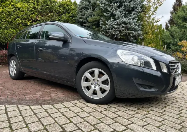 VOLVO V60 DRIVe