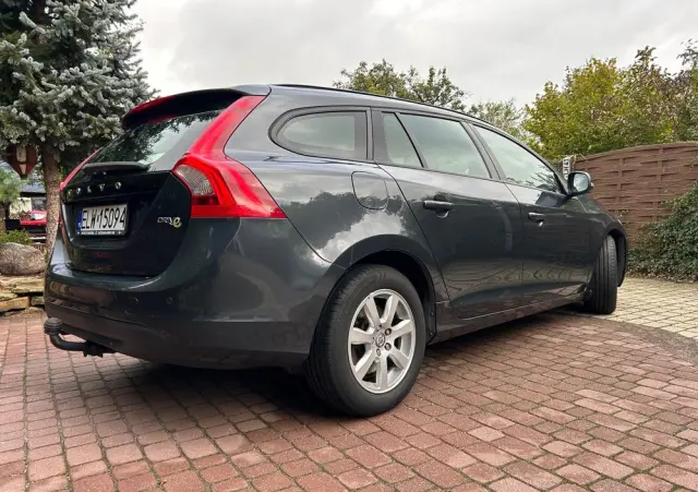 VOLVO V60 DRIVe