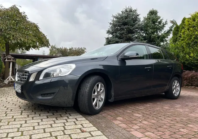 VOLVO V60 DRIVe