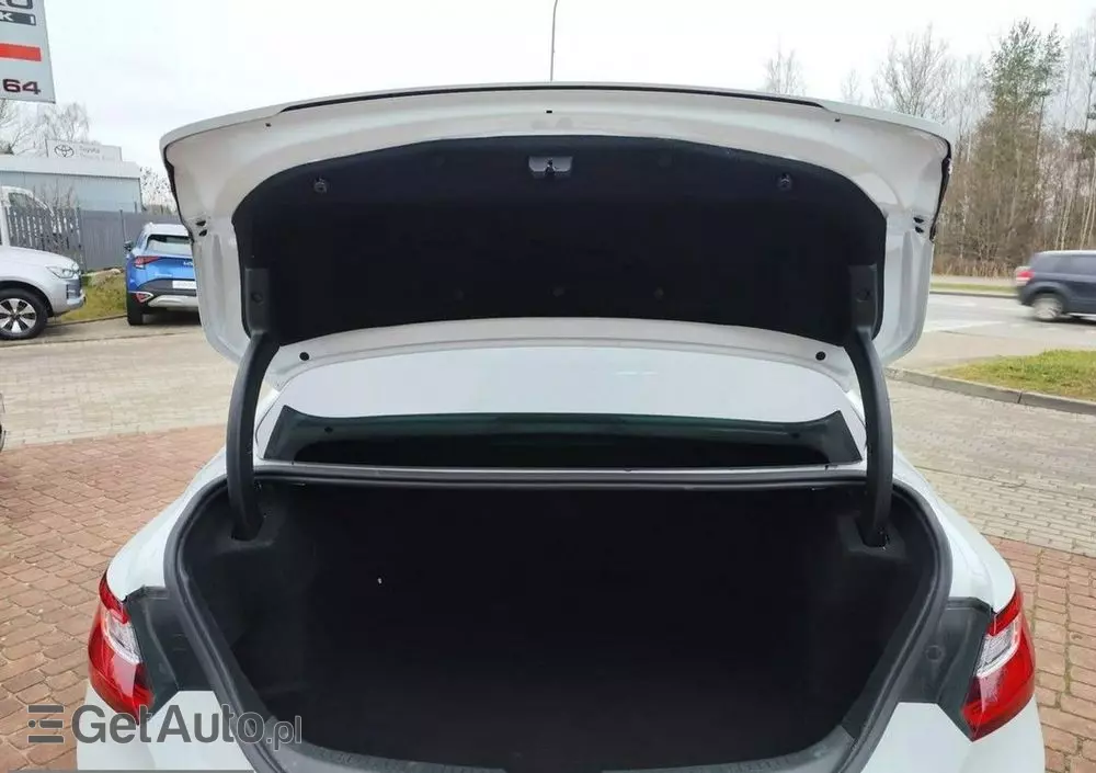 RENAULT Megane 1.3 TCe Intens EDC