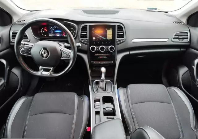 RENAULT Megane 1.3 TCe Intens EDC