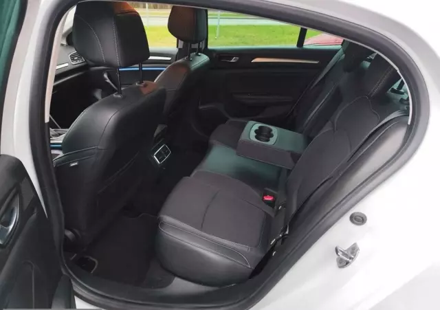 RENAULT Megane 1.3 TCe Intens EDC