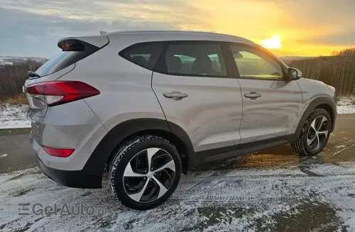 HYUNDAI Tucson 