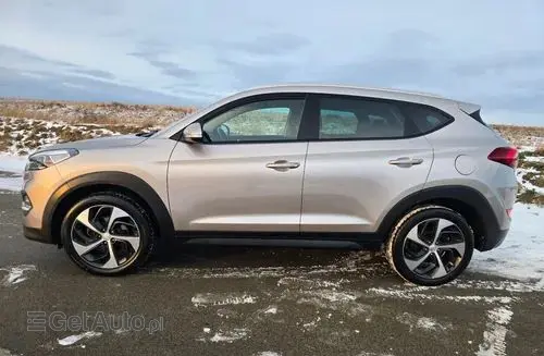 HYUNDAI Tucson 