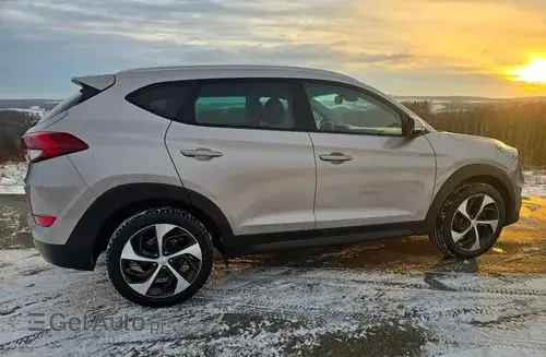 HYUNDAI Tucson 