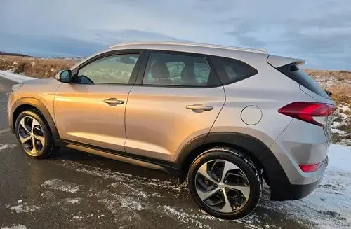 HYUNDAI Tucson 