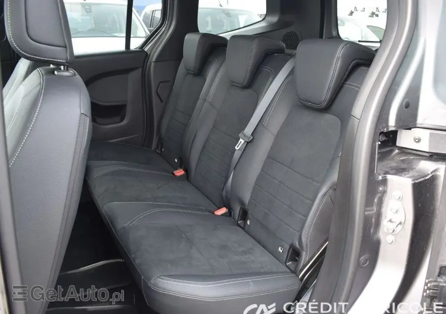 MERCEDES-BENZ Klasa T 180 d Progressive