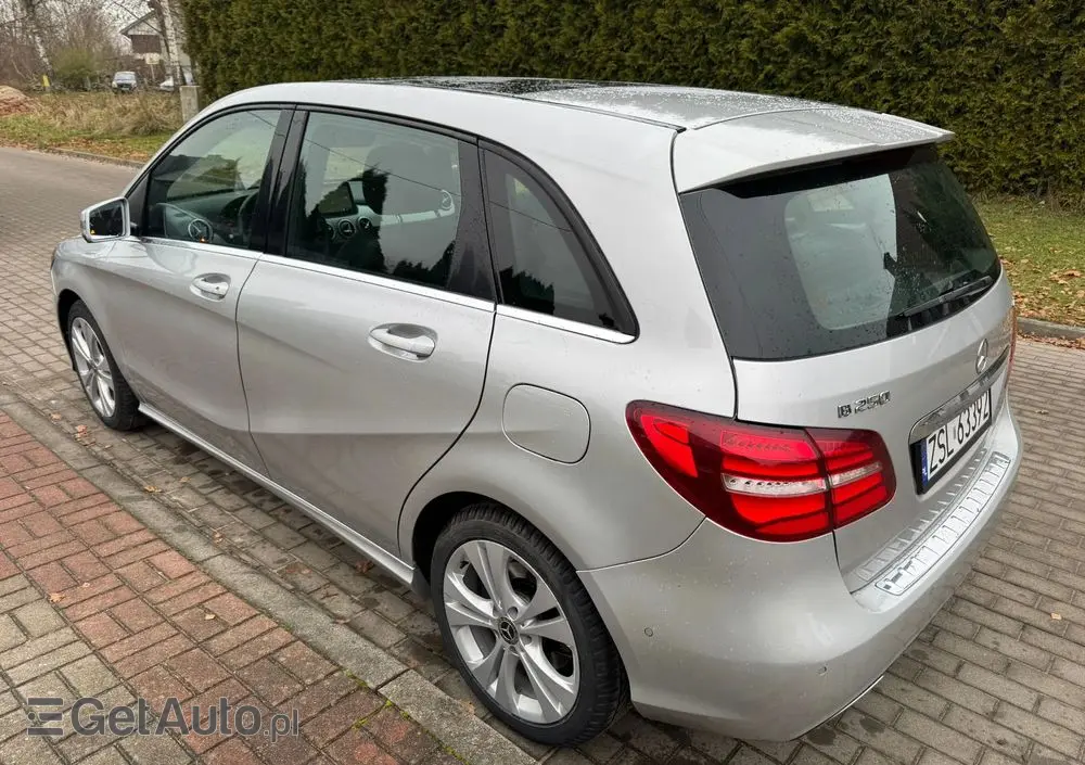 MERCEDES-BENZ Klasa B 250 4Matic 7G-DCT UrbanStyle Edition