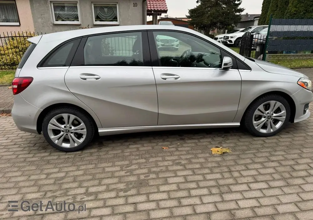 MERCEDES-BENZ Klasa B 250 4Matic 7G-DCT UrbanStyle Edition